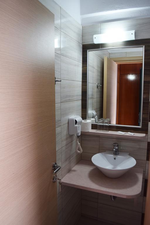 Iro Hotel アギア・ガリニ エクステリア 写真